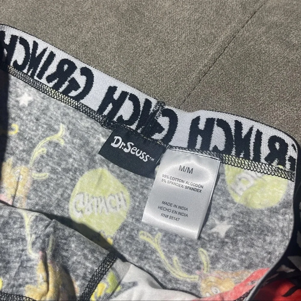 ❌SOLD❌🥰🥰The Grinch Boxer Briefs🥰🥰 - Picture 4 of 5